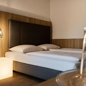 Plaza Hotel&living Frankfurt 3*, Francoforte sul Meno Germania